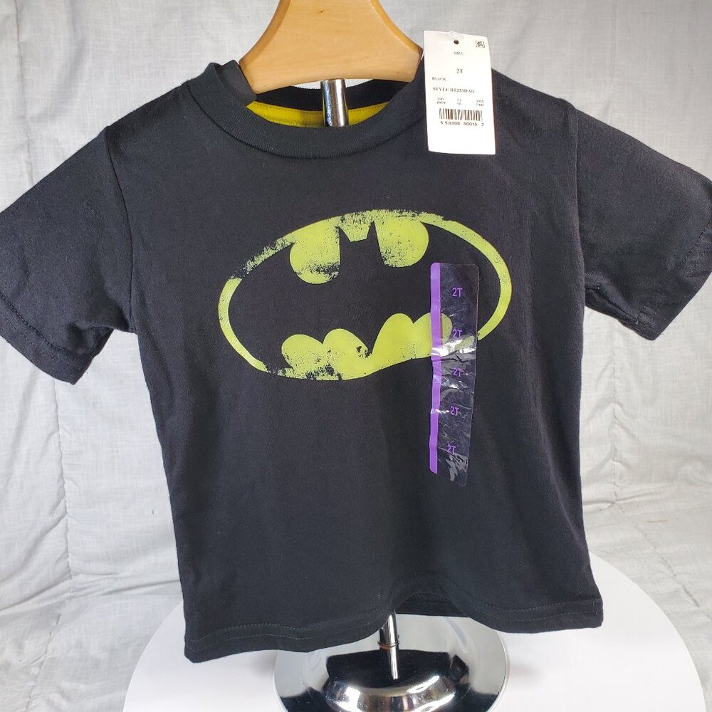 DC Batman Black Yellow Kids Boys Short Sleeve Graphic T-shirt NWT Size 2T